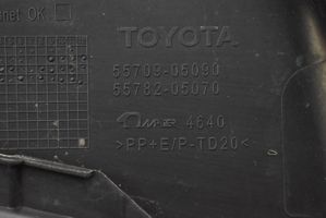 Toyota Avensis T270 Garniture d'essuie-glace 55708-05120
