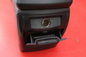 Volvo V50 Center console 8687408