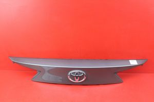 Toyota Auris E180 Lampa oświetlenia tylnej tablicy rejestracyjnej 76811-02830