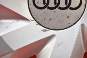 Audi A4 S4 B8 8K Mozzo/copricerchi/borchia della ruota R17 5G0601147B