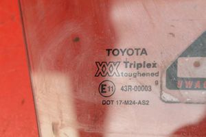Toyota Carina T190 Szyba drzwi przednich 