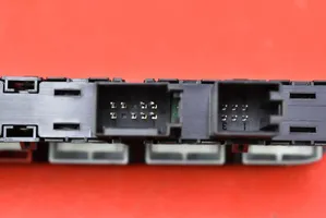Skoda Fabia Mk3 (NJ) Interrupteur feux de détresse 6V0927132A
