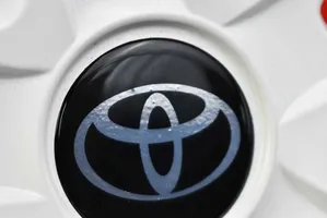 Toyota Yaris Verso R 17 rato gaubtas (-ai) TOYOTA