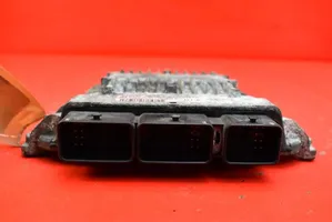 Volvo V50 Блок управления двигателем ECU 30729065A