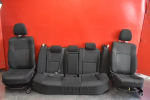 Toyota Avensis T270 Sėdynių komplektas 