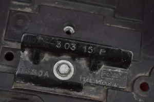 Ford Mondeo MK I Podstawa / Obudowa akumulatora DG9B-10723-AE
