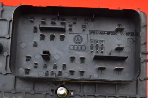 Volkswagen PASSAT CC Set scatola dei fusibili 3C0937125