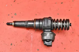 Volkswagen Bora Injecteur de carburant 038130073AL