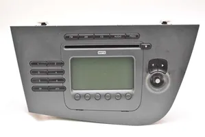 Seat Leon (1P) Panel / Radioodtwarzacz CD/DVD/GPS 1P1035186