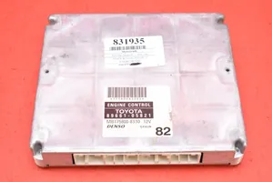 Toyota Avensis Verso Centralina/modulo motore ECU 89661-05821