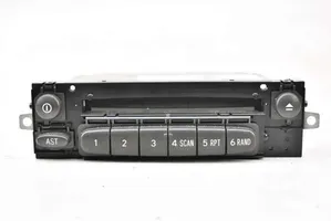 Toyota Yaris Verso Panel / Radioodtwarzacz CD/DVD/GPS 86120-52030