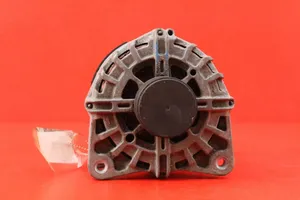 Dacia Duster Generatore/alternatore 231004402R