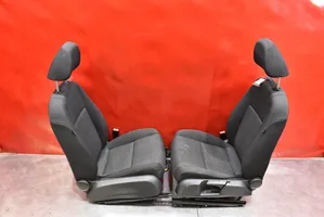 Volkswagen Golf V Fotele / Kanapa / Komplet vw