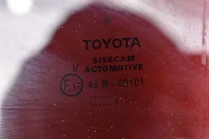 Toyota Corolla E10 aizmugurējo durvju stikls TOYOTA