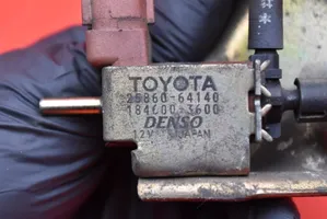 Toyota Corolla Verso E121 Zawór podciśnieniowy 25860-64140