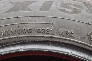 Volkswagen Golf IV R17 C winter tire MAXXIS