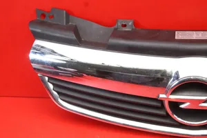 Opel Zafira B Front grill 13157590