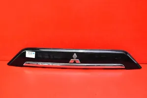 Mitsubishi Outlander Éclairage de plaque d'immatriculation 5817A022ZZ