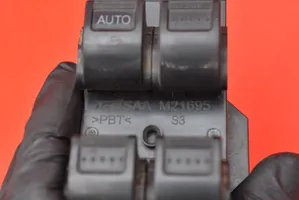 Honda City Interruttore di controllo dell’alzacristalli elettrico M21695