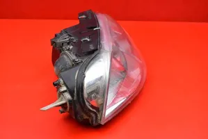 Volkswagen PASSAT B5.5 Lampa przednia 0000