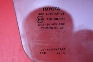 Toyota Auris 150 Etuoven ikkunalasi, neliovinen malli TOYOTA