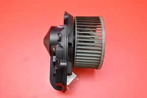 Volkswagen PASSAT B5.5 Ventola riscaldamento/ventilatore abitacolo 8D1820021