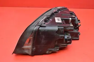 Audi A4 S4 B6 8E 8H Lampa przednia 89310249