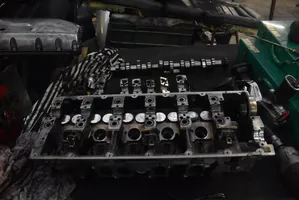 Volkswagen Touareg I Testata motore R070103373A