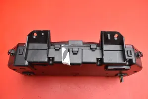 Toyota Avensis Verso Tachimetro (quadro strumenti) MB257440-6846