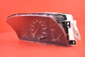 Mazda 626 Geschwindigkeitsmesser Cockpit GR22D