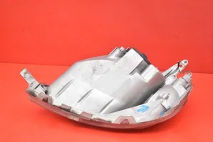 Toyota Yaris Verso Lampa przednia 52-002