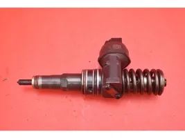 Volkswagen PASSAT B5.5 Fuel injector 038130073AR