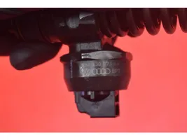 Volkswagen PASSAT B5.5 Fuel injector 038130073AR