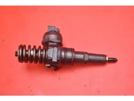 Volkswagen PASSAT B5.5 Fuel injector 038130073AR