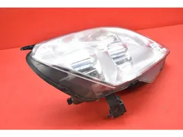 Opel Zafira B Lampa przednia 0000