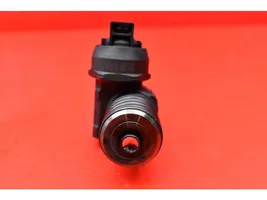 Volkswagen PASSAT B5.5 Fuel injector 03G130073G