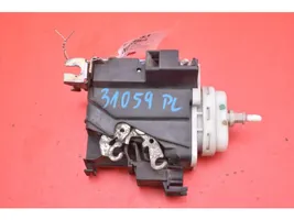 Audi A4 S4 B5 8D Front door lock 8D1837015C