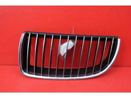 BMW X3 E83 Grille de calandre avant 7120009