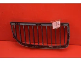 BMW X3 E83 Grille de calandre avant 7120009