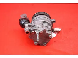 BMW 7 E38 Power steering pump 6760070-05