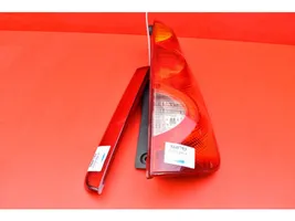 Nissan Note (E11) Luci posteriori 220-16752