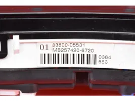 Toyota Avensis Verso Compteur de vitesse tableau de bord 83800-05531