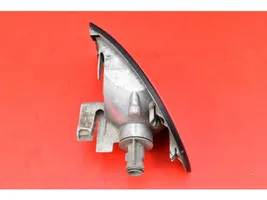 Audi A4 S4 B5 8D Indicatore di direzione anteriore 6R01490