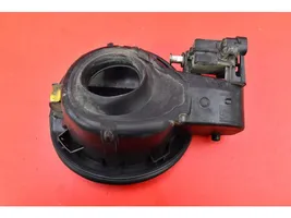 Opel Astra J Sportello del serbatoio del carburante 13358933