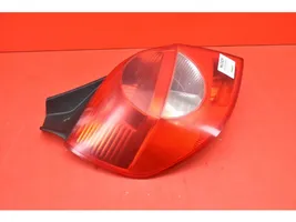 Renault Clio III Luz trasera/de freno 8200459962--H