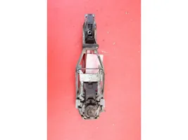 Volkswagen PASSAT B5 Manecilla externa puerta delantera 3B0837885