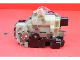 Volkswagen PASSAT B5 Front door lock C3B1837015Q