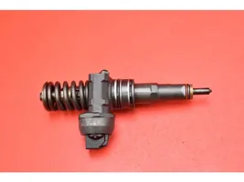 Volkswagen Golf V Fuel injector 038130073BN