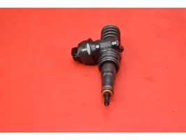 Volkswagen Golf V Inyector de combustible 038130073BN