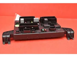 Opel Astra H Fuse box set 13302301